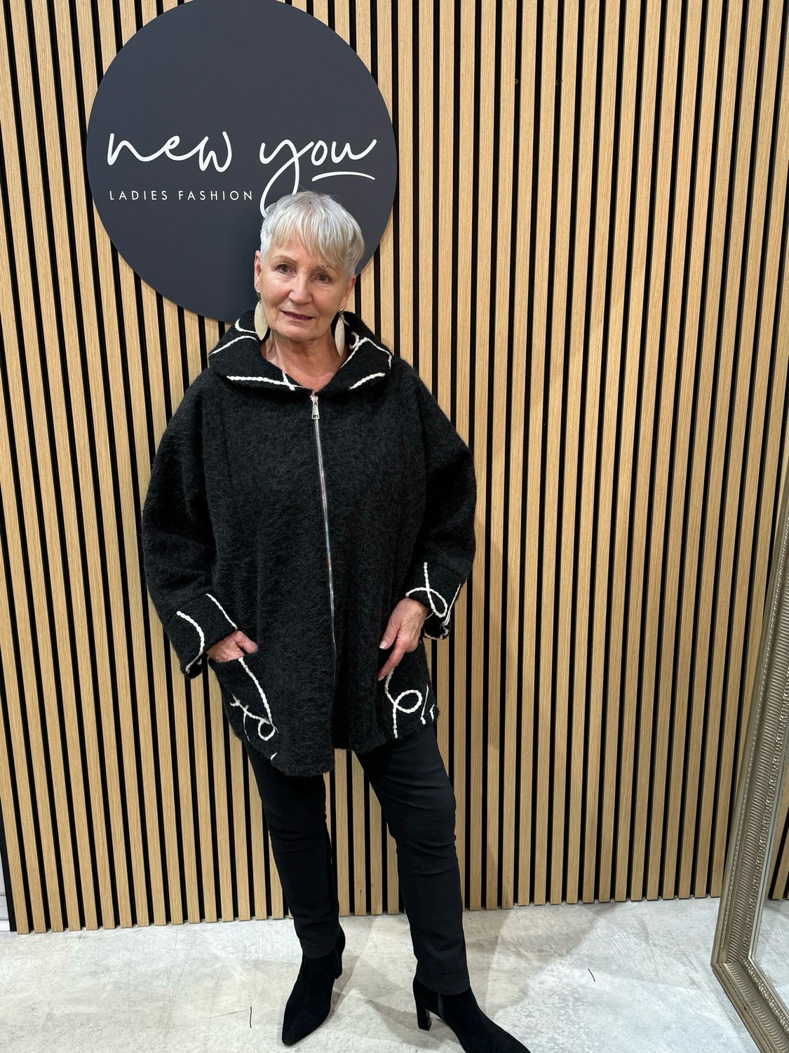 Embroided Zip-up Coat