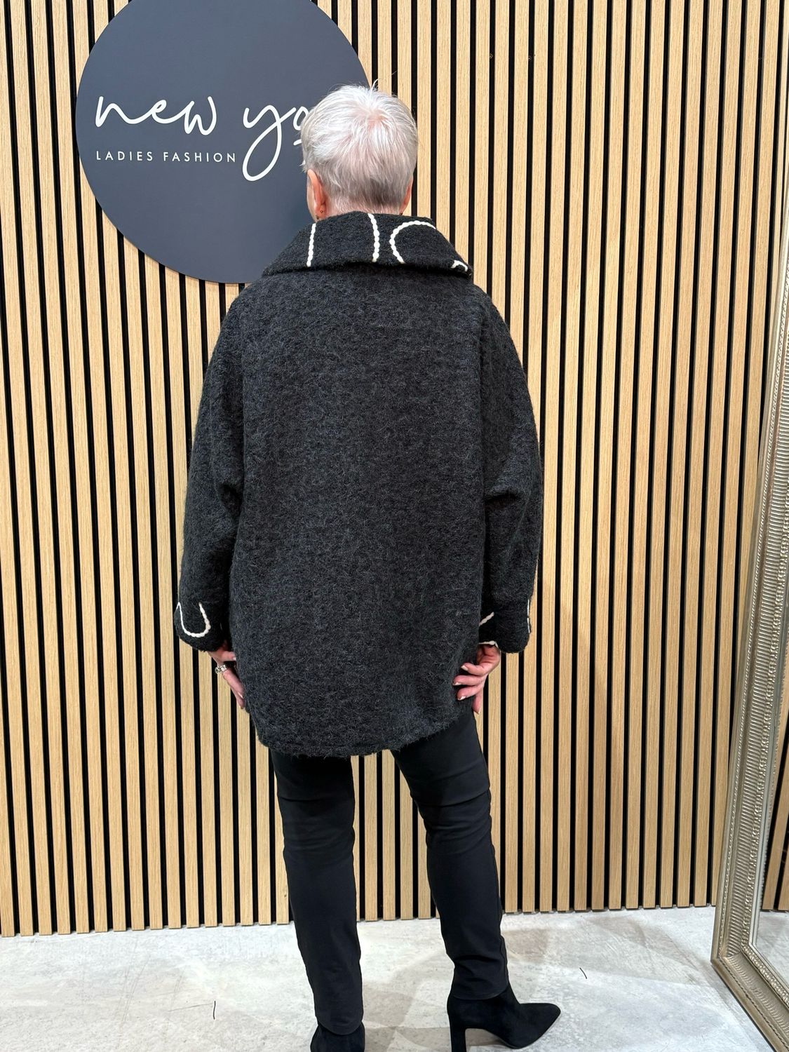 Embroided Zip-up Coat