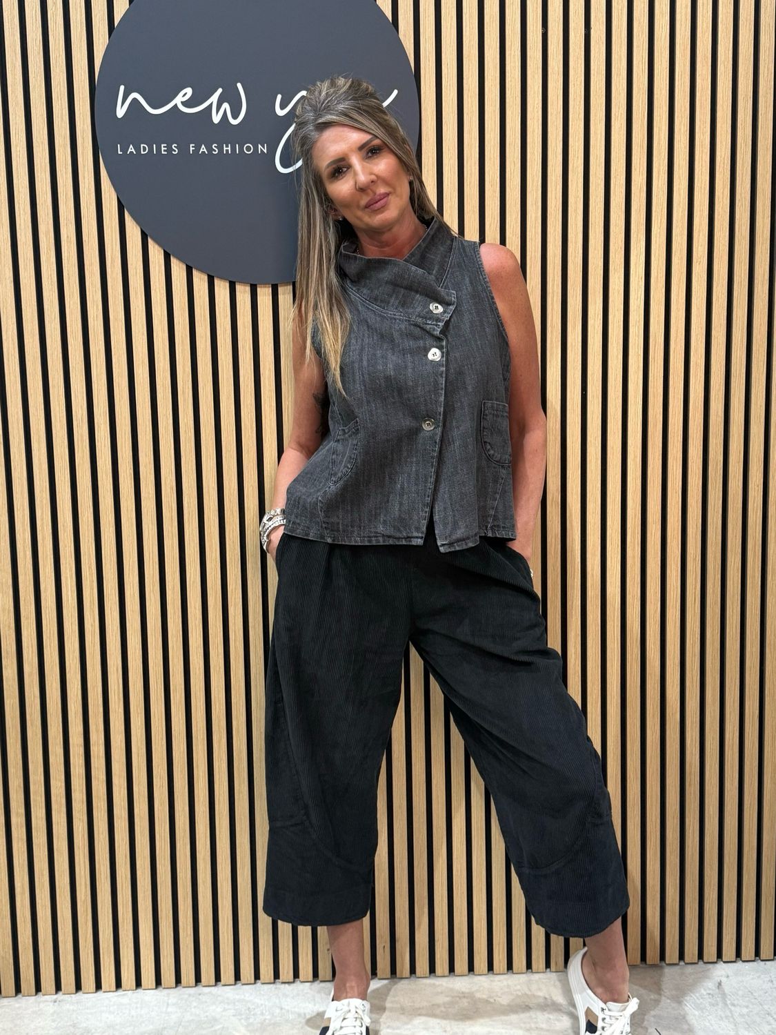 Cropped Cord Trousers - Black