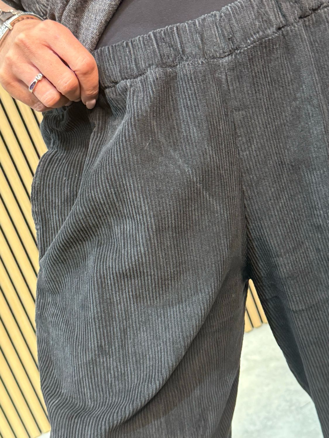 Cropped Cord Trousers - Black