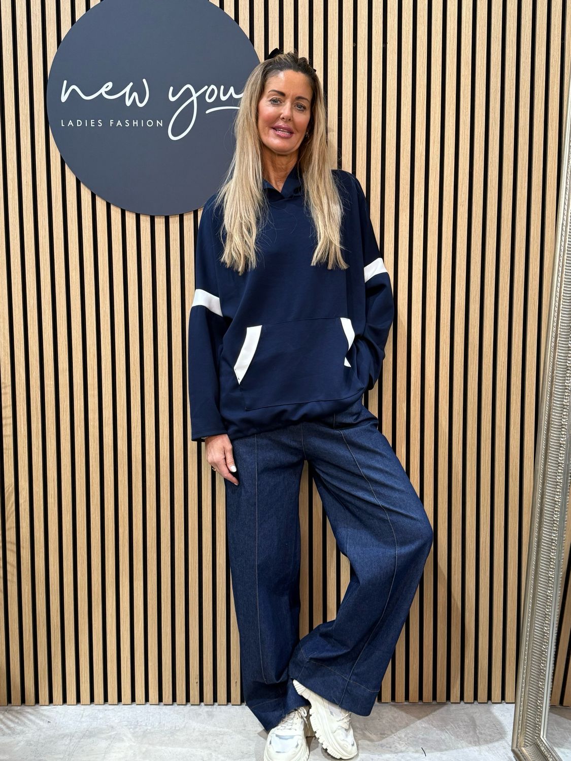 Contrast Hoodie - Navy