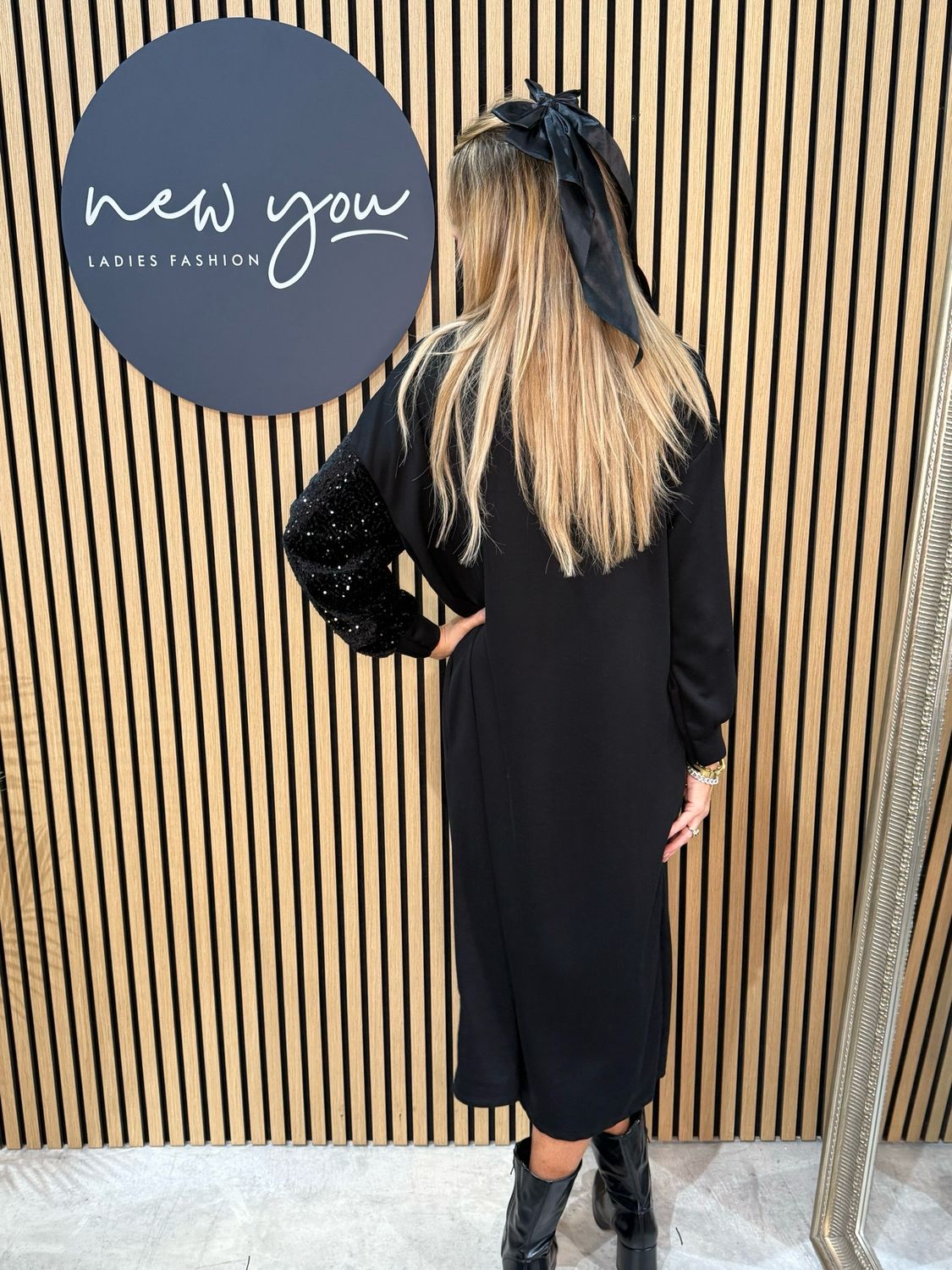 Sequin Star Midi Dress - Black / Black