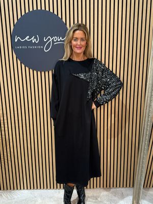 Sequin Star Midi Dress - Black / Silver