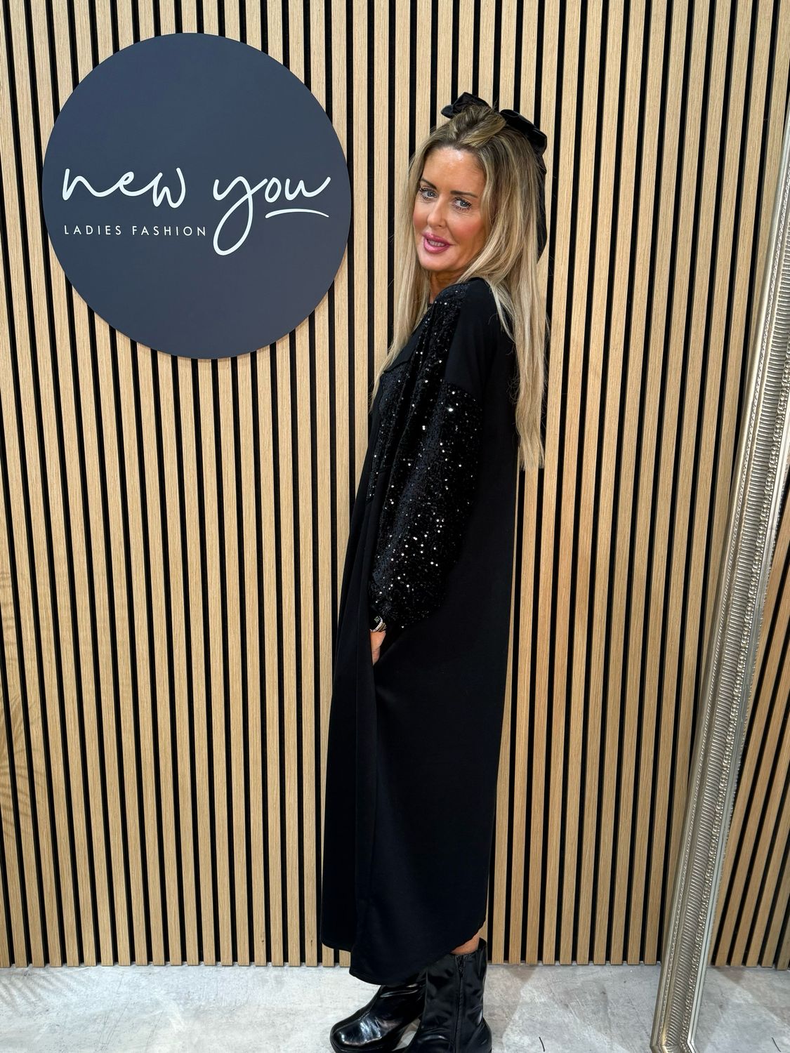 Sequin Star Midi Dress - Black / Black