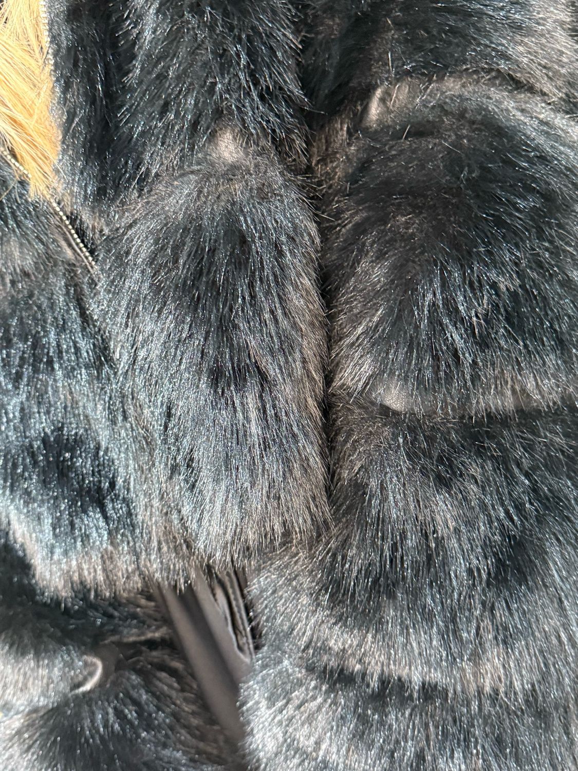 Plush Faux Fur Cropped Jacket - Black