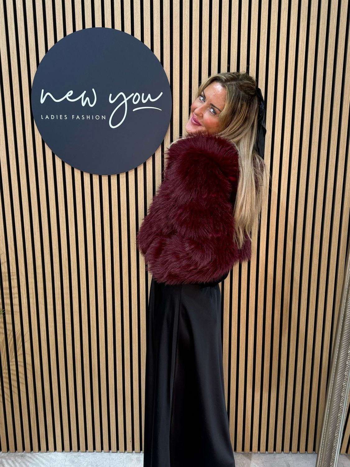 Plush Faux Fur Cropped Jacket - Wine