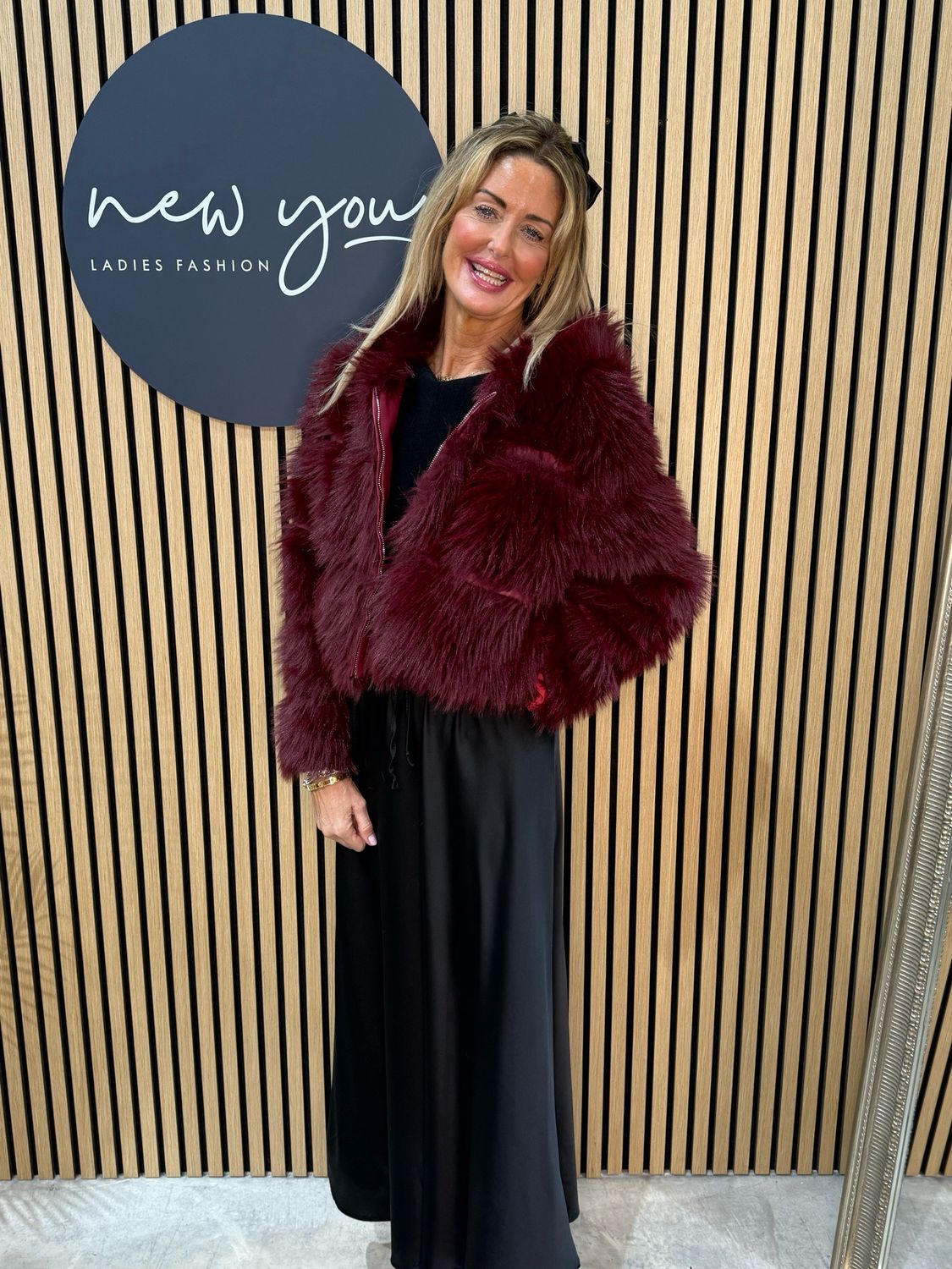 Plush Faux Fur Cropped Jacket - Wine