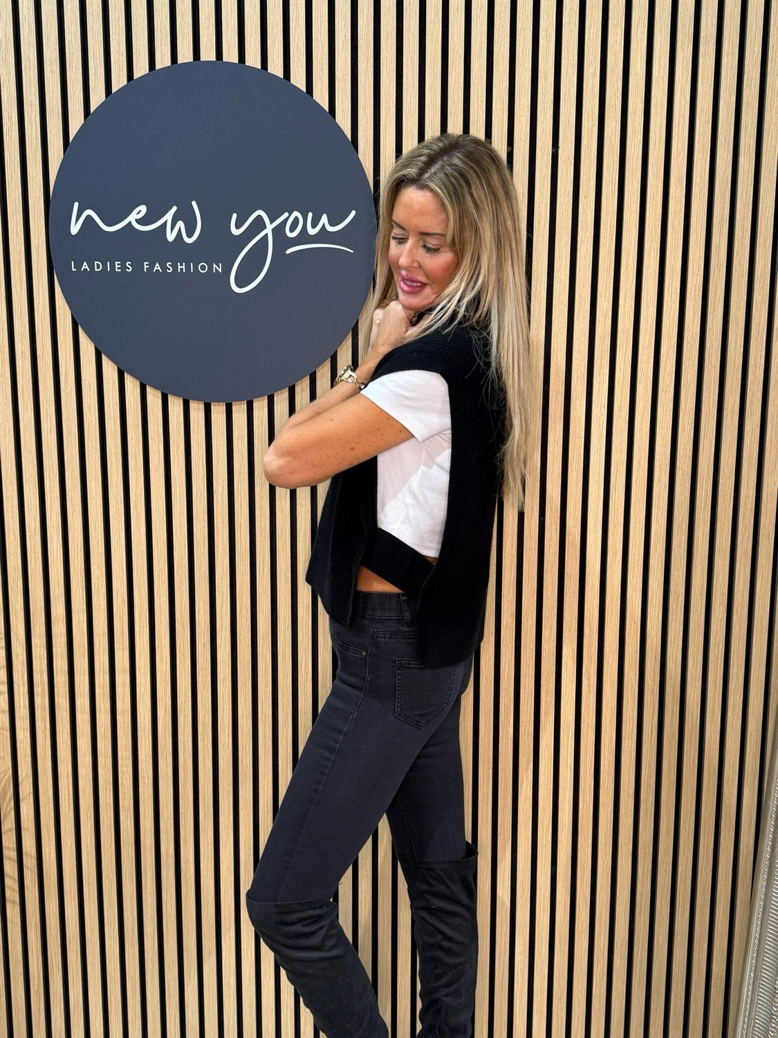 Ribbed Neck - Zip Gilet - Black