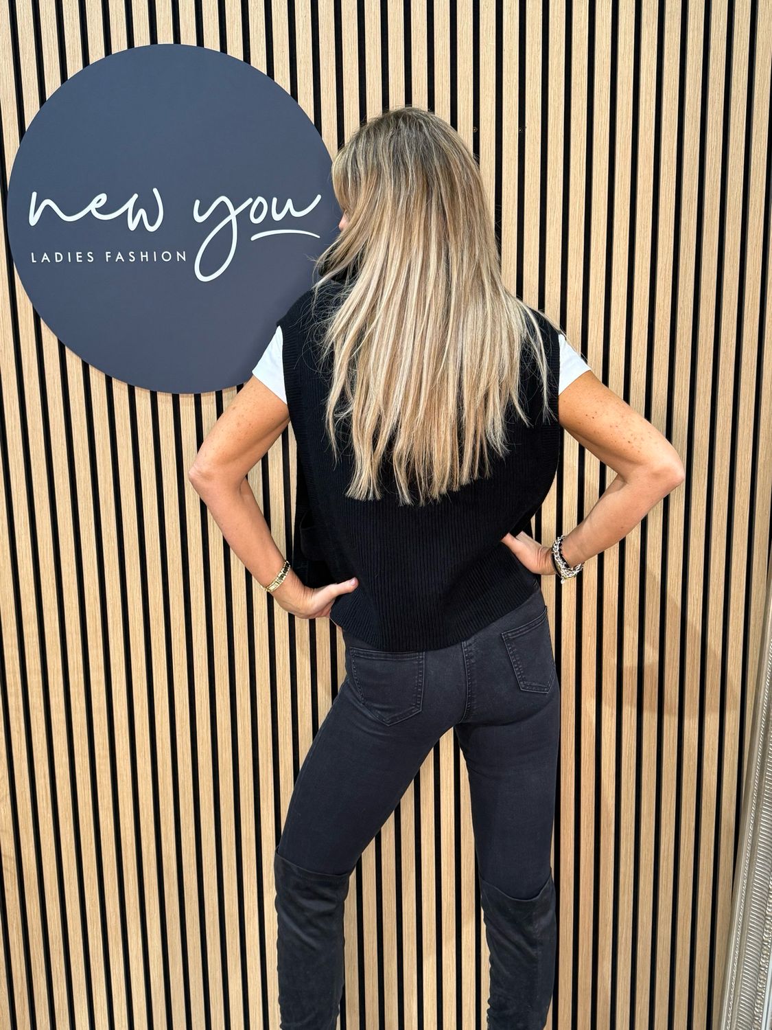 Ribbed Neck - Zip Gilet - Black