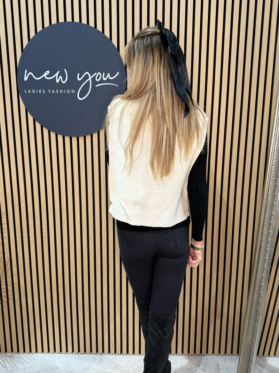 Ribbed Neck - Zip Gilet- Cream