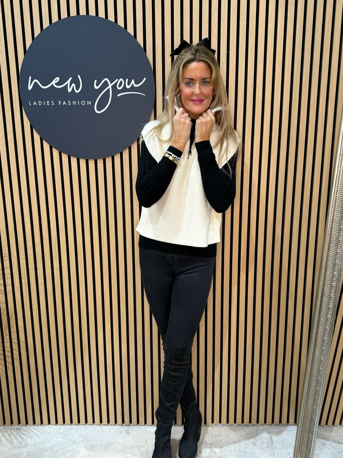 Ribbed Neck - Zip Gilet- Cream