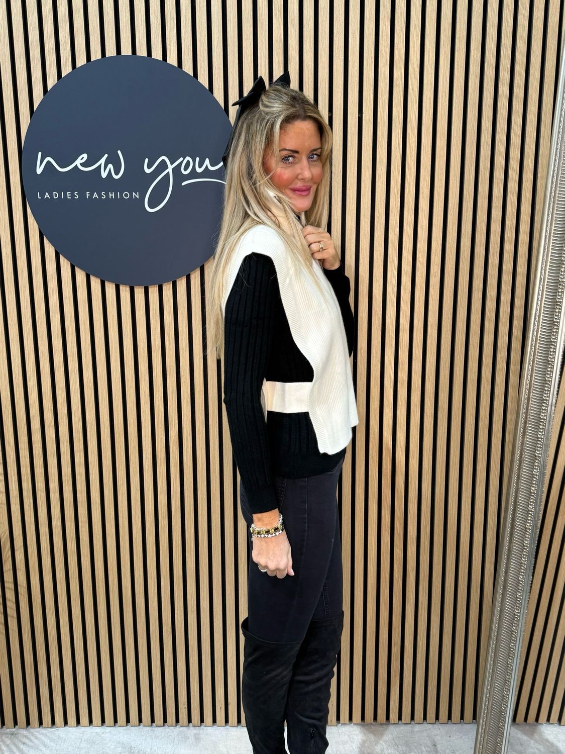 Ribbed Neck - Zip Gilet- Cream