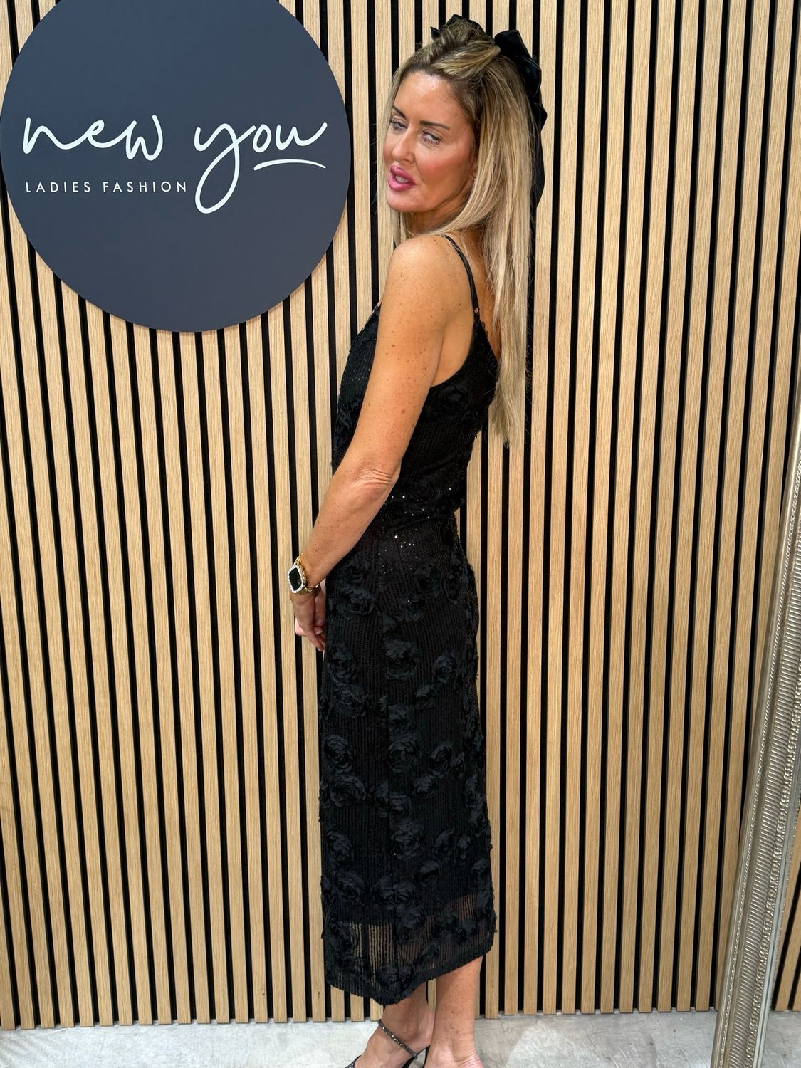 Rose Sequin Midi Dress - Black