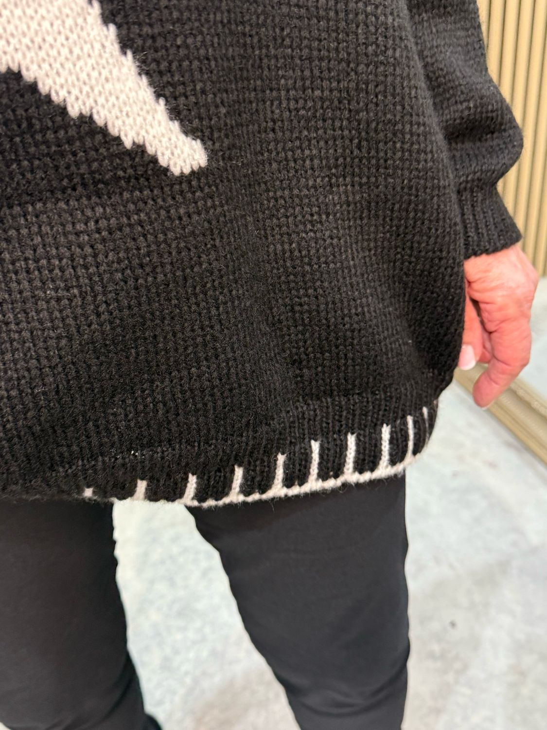 Star Knit Jumper - Black