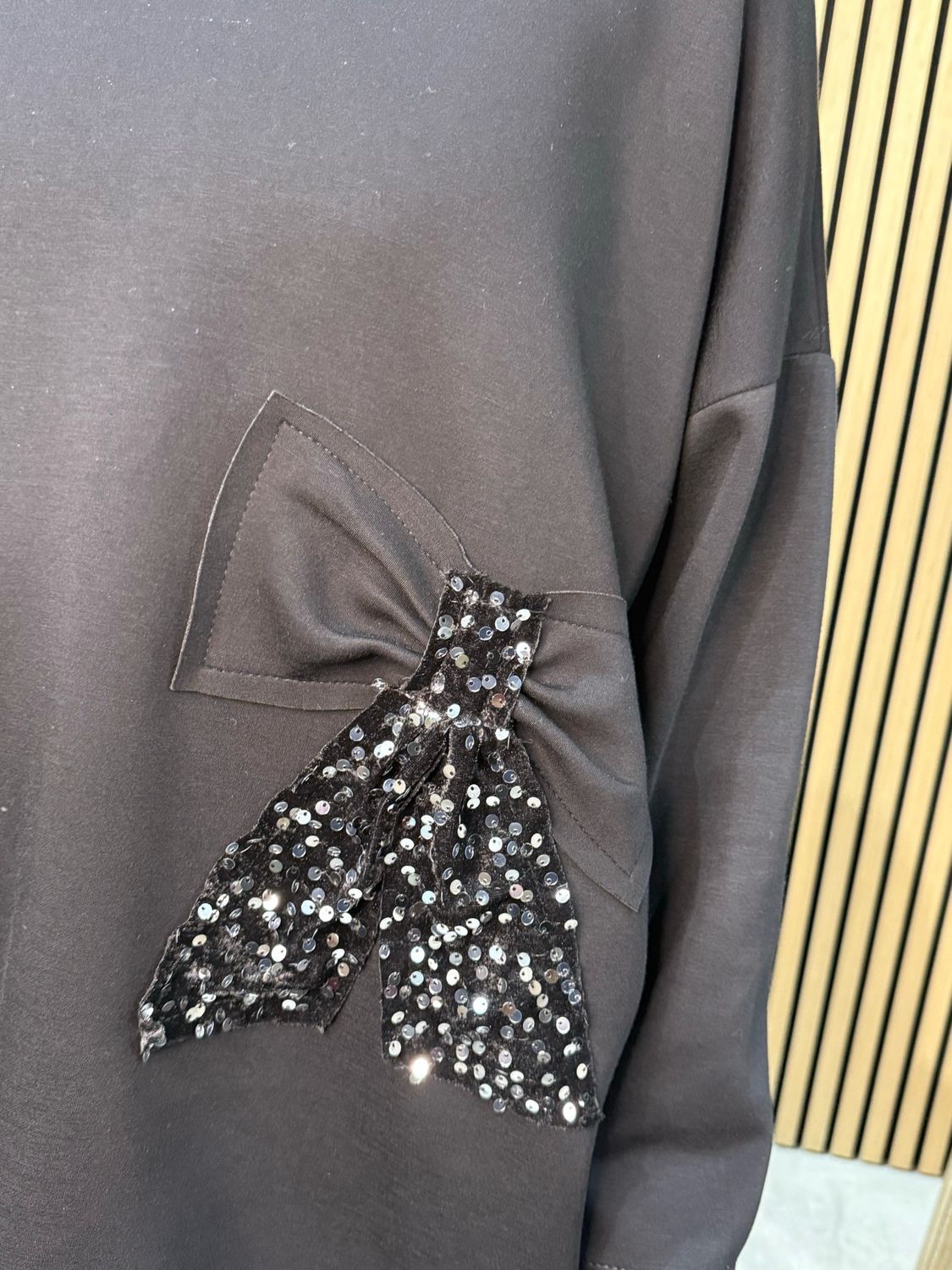Sequin Bow Detail Jumper- Black