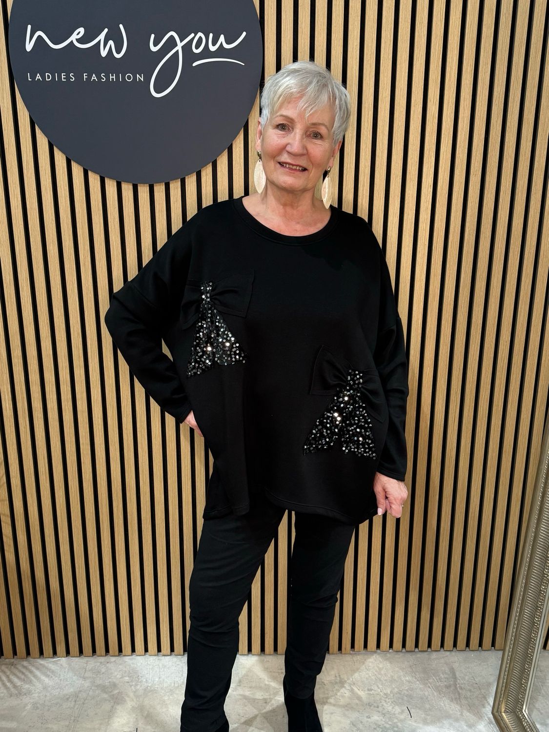 Sequin Bow Detail Jumper- Black