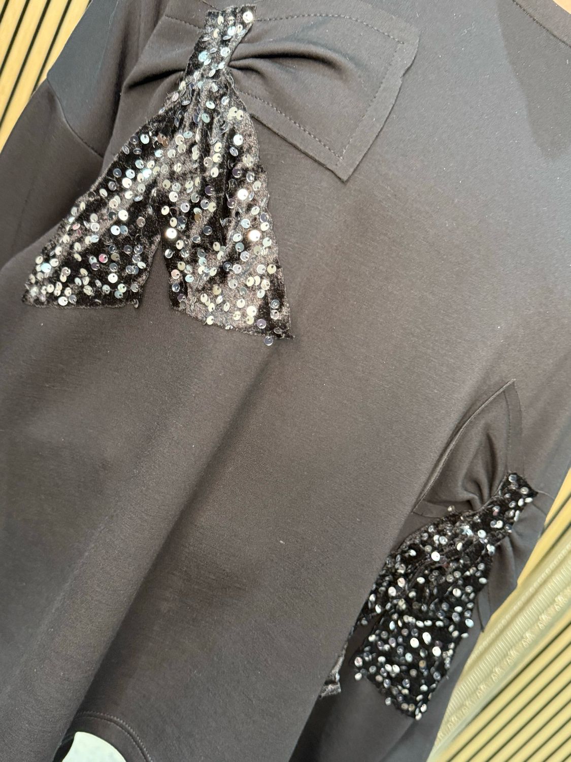 Sequin Bow Detail Jumper- Black