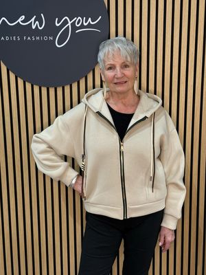 Freya - Zip-Up Hoodie - Cream