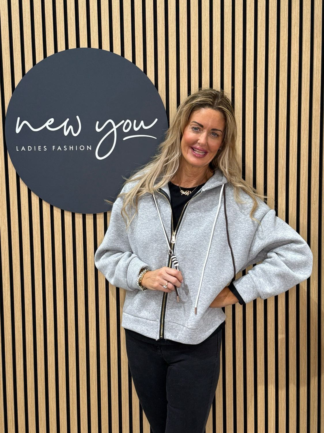 Freya - Zip-Up Hoodie - Grey