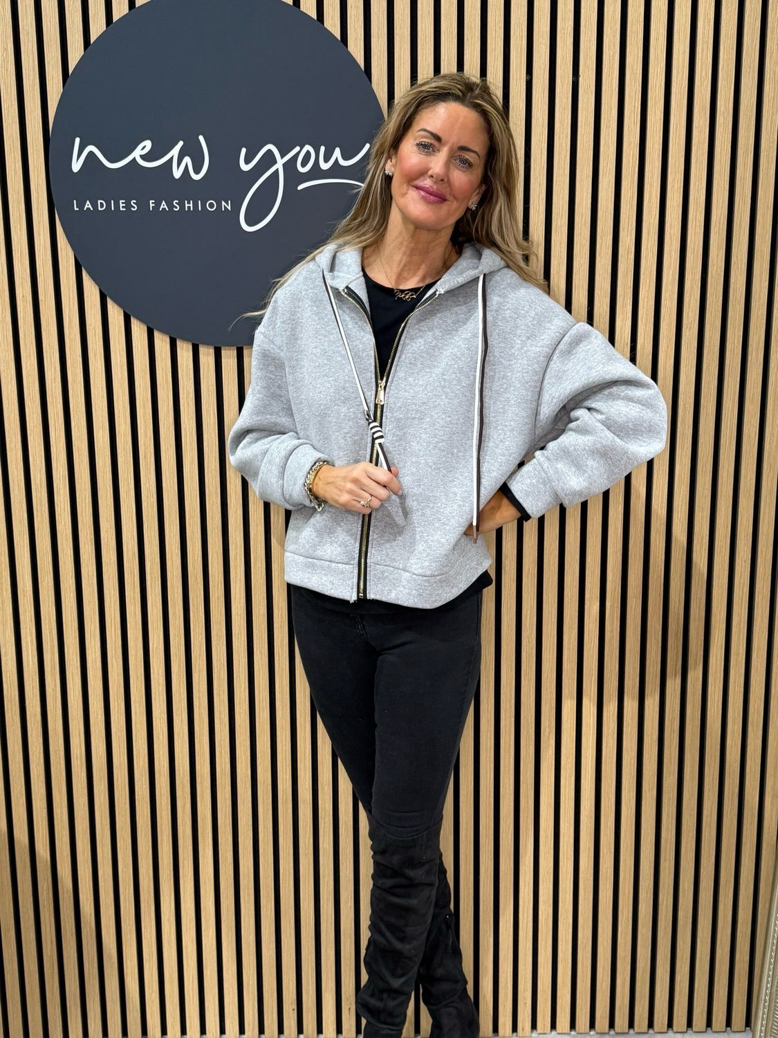 Freya - Zip-Up Hoodie - Grey