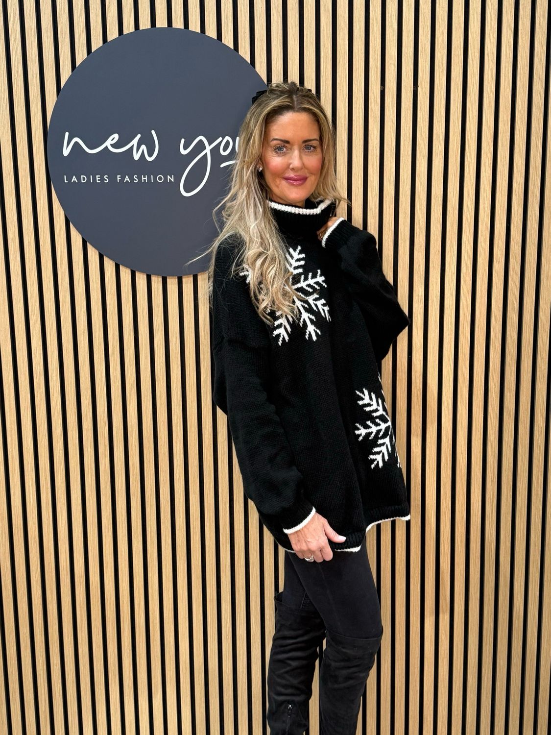 Snowflake - Roll Neck Jumper - Black