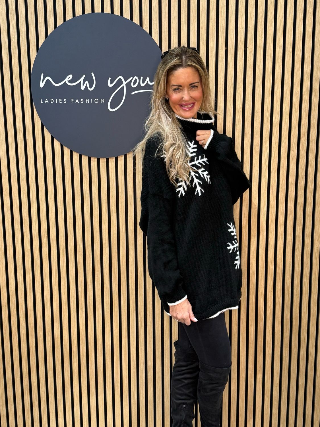 Snowflake - Roll Neck Jumper - Black