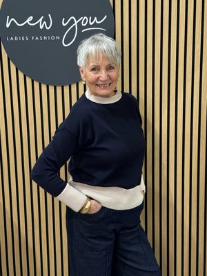 Contrast Trim Colour Block Jumper - Navy/Cream