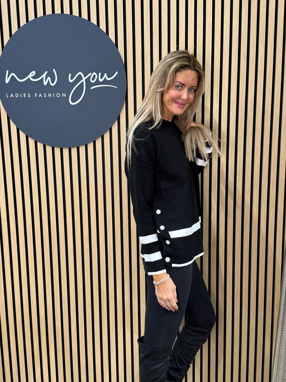 Contrast Stripe Knit Jumper - Black