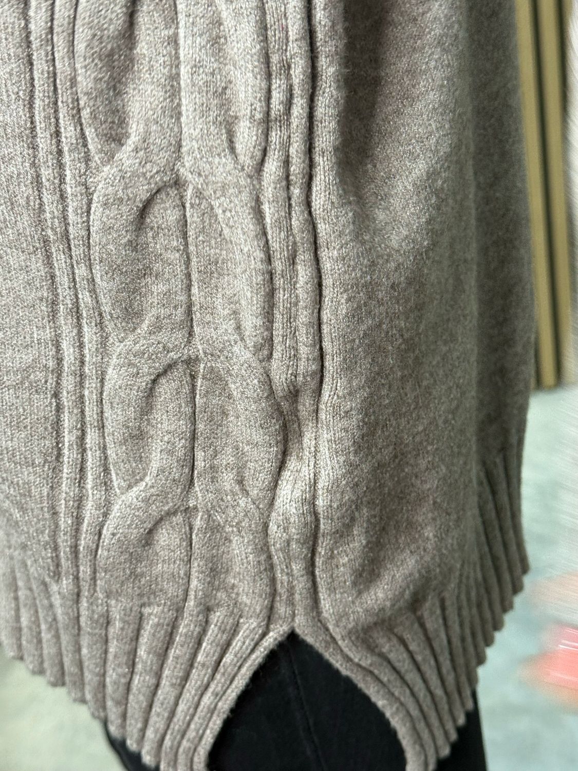 Cable Detail V-neck Jumper - Oatmeal