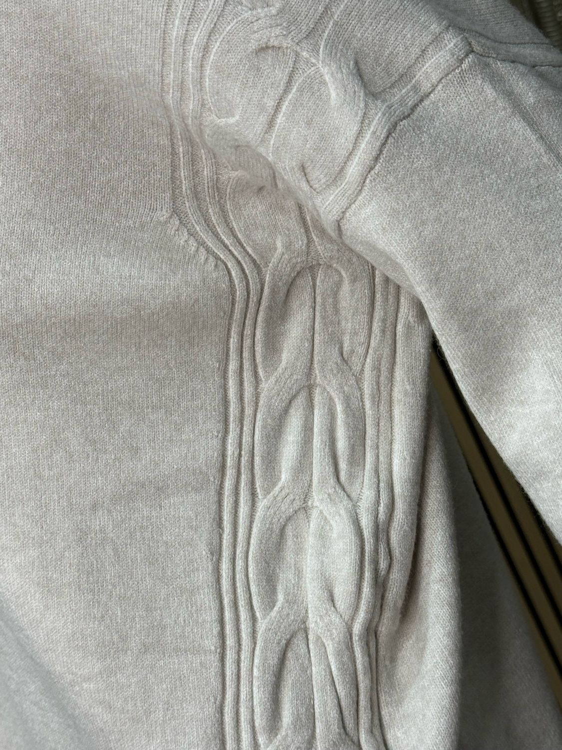 Cable Detail V-neck Jumper - Cream