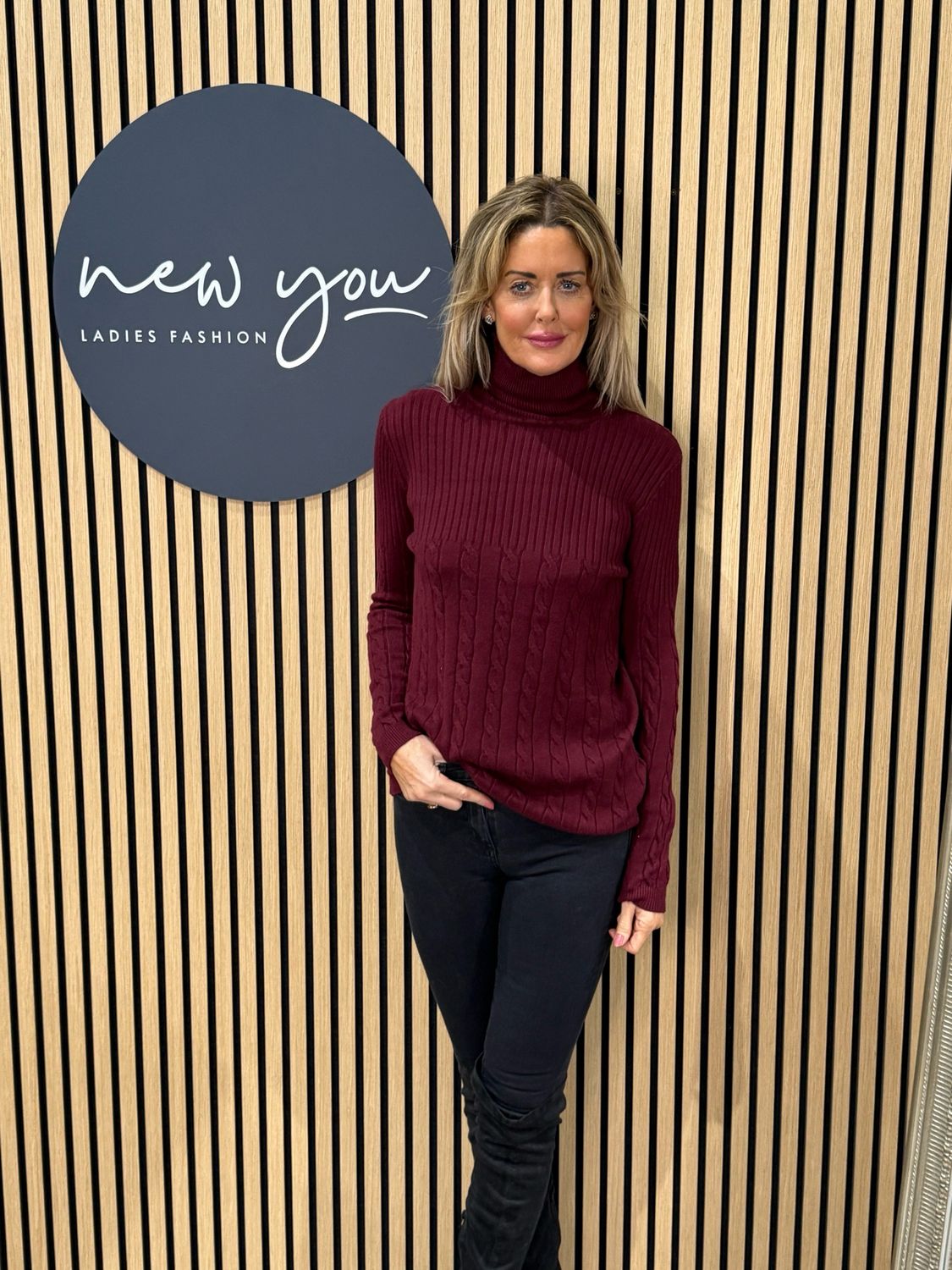 Ribbed Roll Neck Jumper - Burgundy