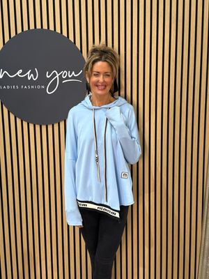 Relaxed Hooded Jumper With Contrast Hem- Baby Blue