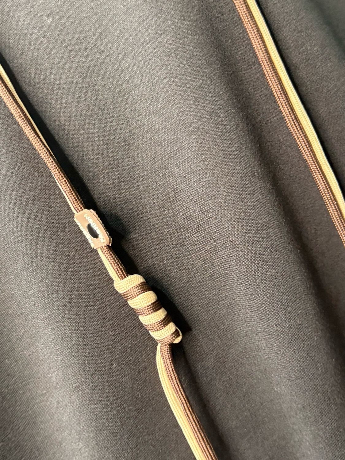 Relaxed Hooded Jumper With Contrast Hem - Black