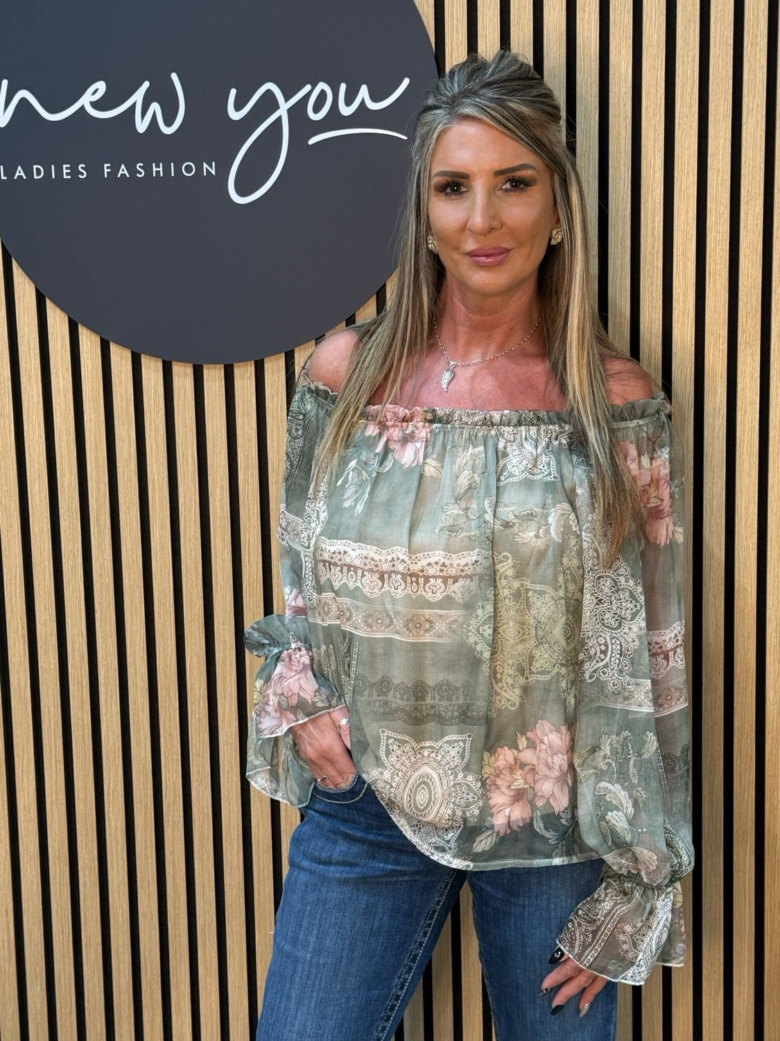 Floral - Off Shoulder Blouse - Khaki