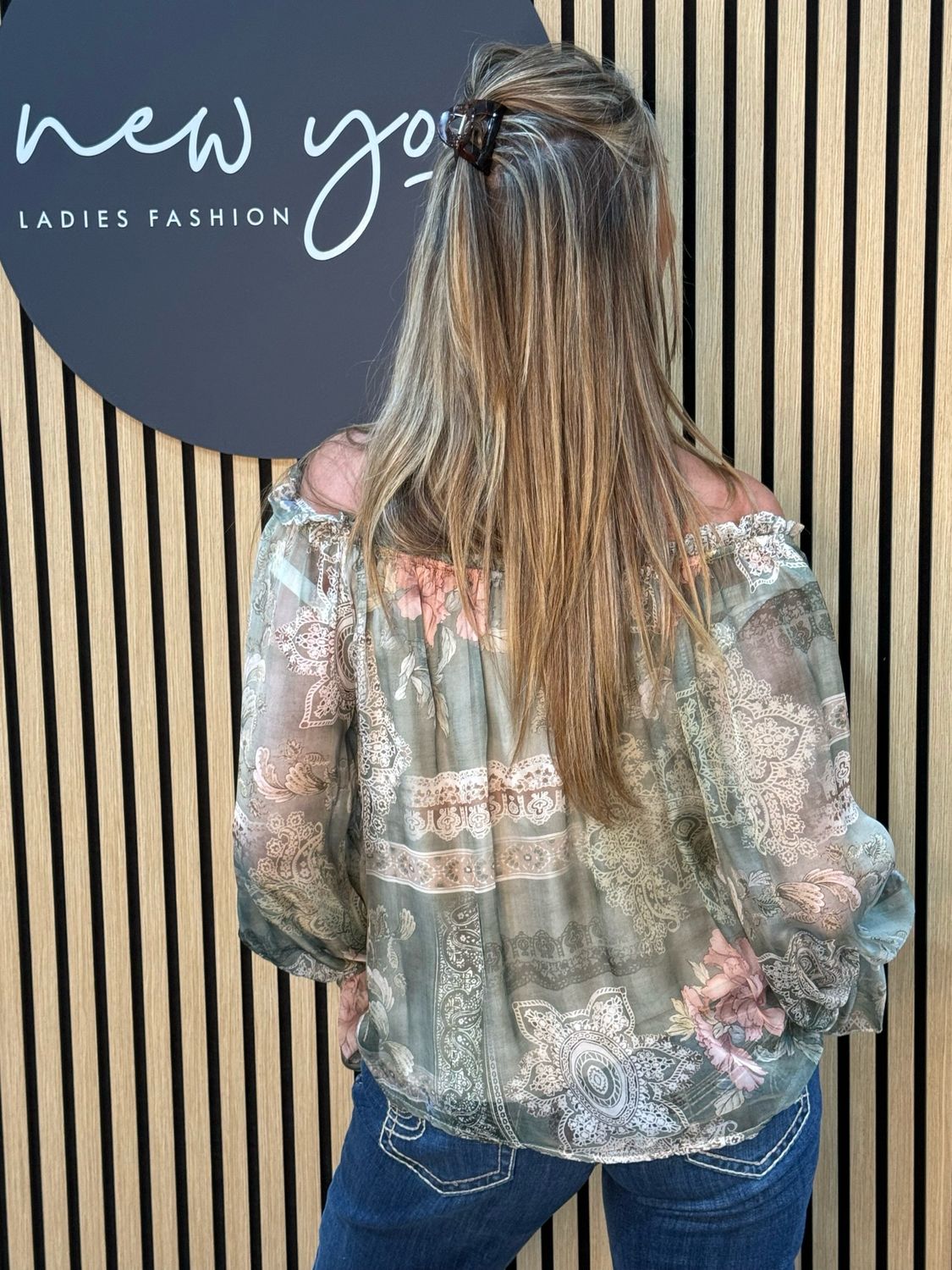 Floral - Off Shoulder Blouse - Khaki