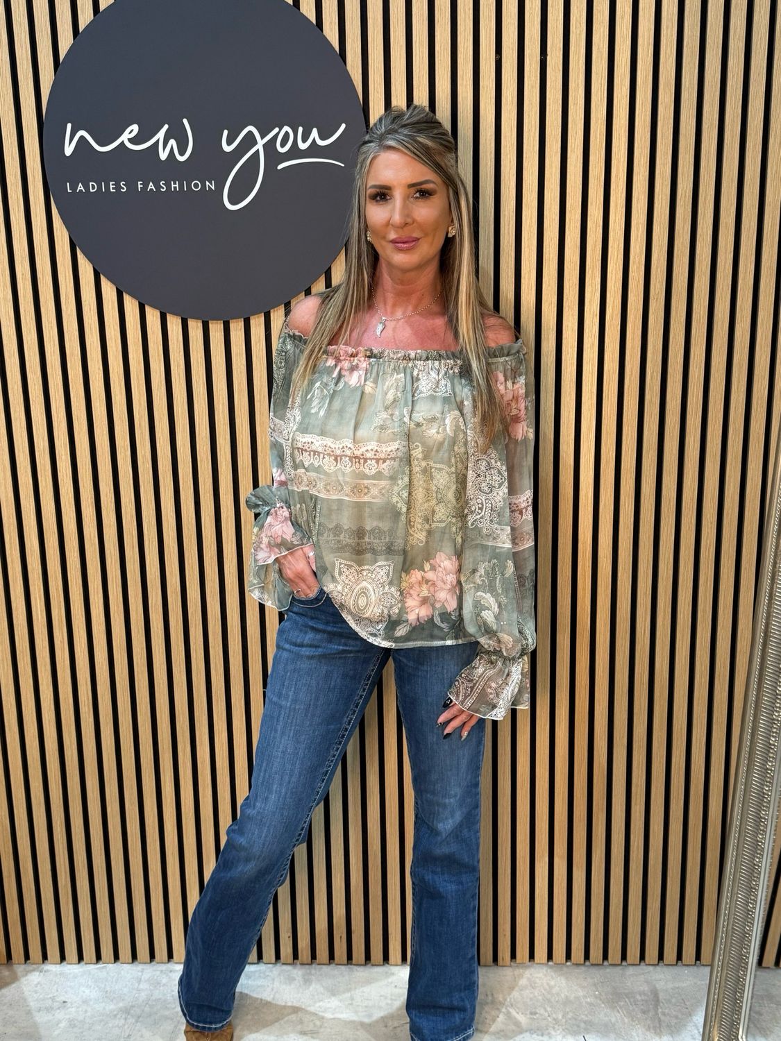 Floral - Off Shoulder Blouse - Khaki