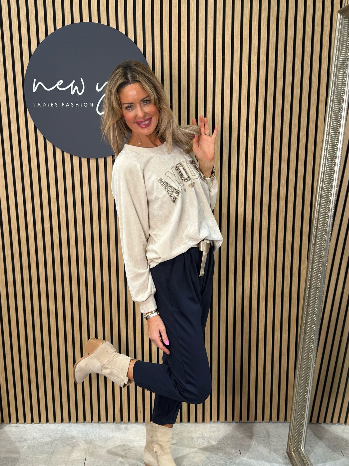 Amour Embellished Sweatshirt - Cream