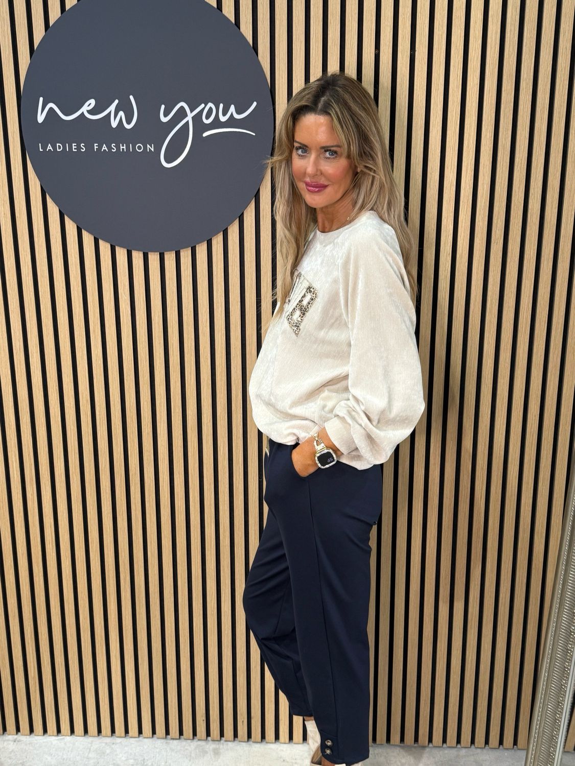 Amour Embellished Sweatshirt - Cream