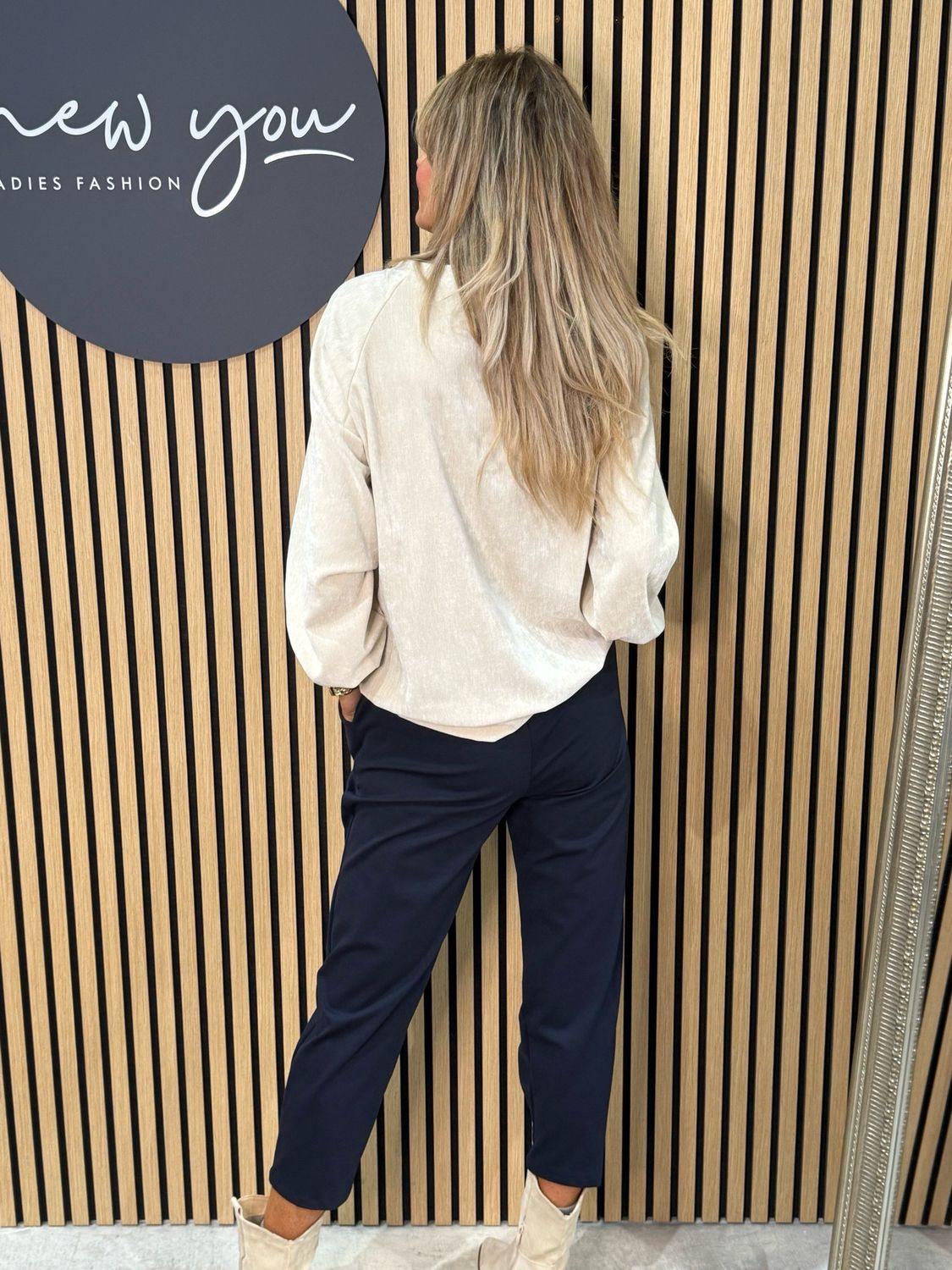 Amour Embellished Sweatshirt - Cream