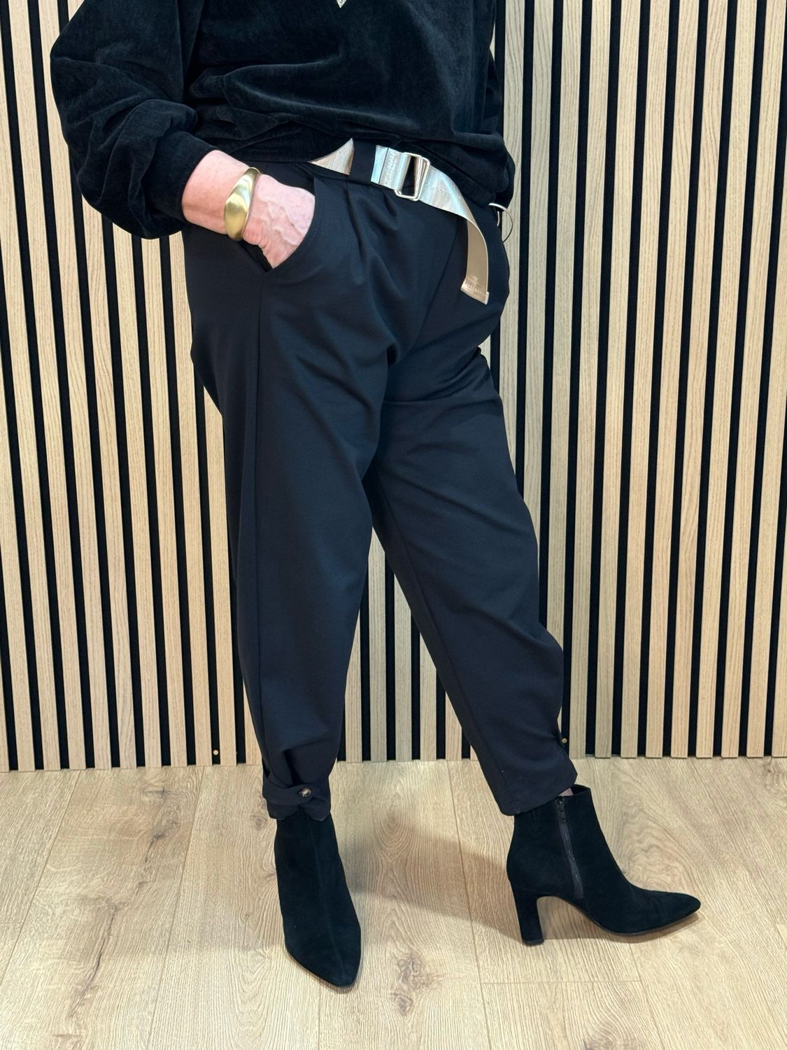 Cotton Stretch Tapered Trousers - Black