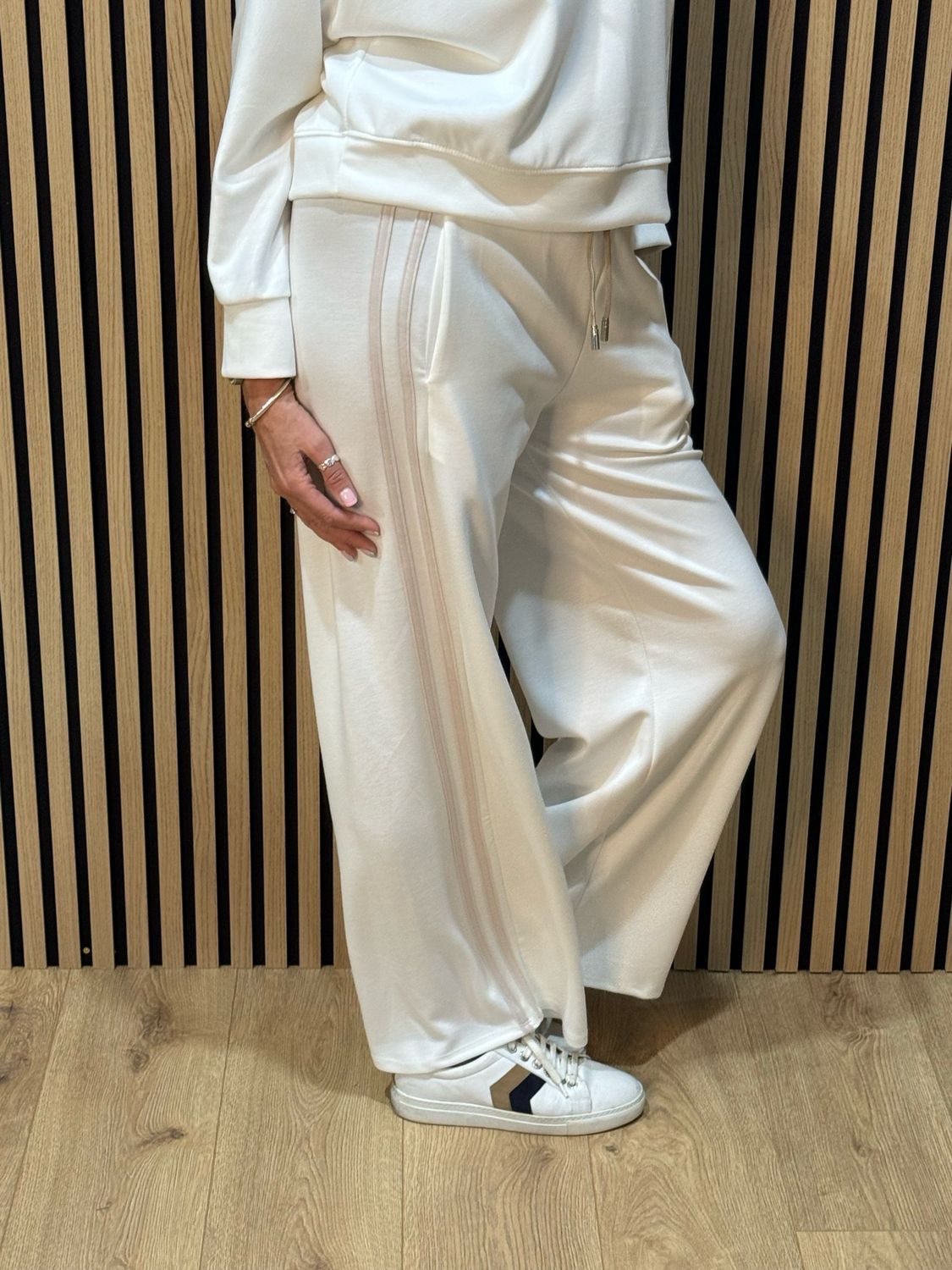 Relaxed - Stripe Detail Co-Ord Set - White