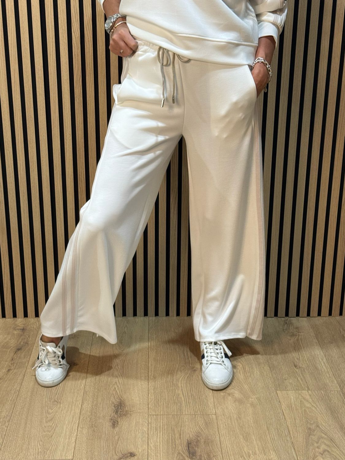 Relaxed - Stripe Detail Co-Ord Set - White