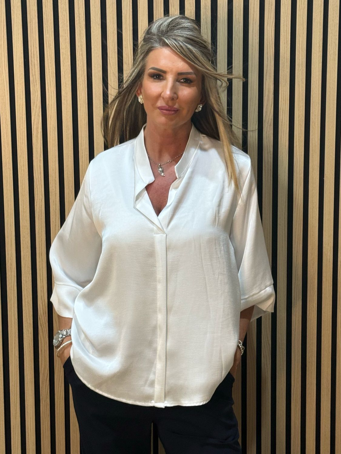 Chic V-neck Top - White