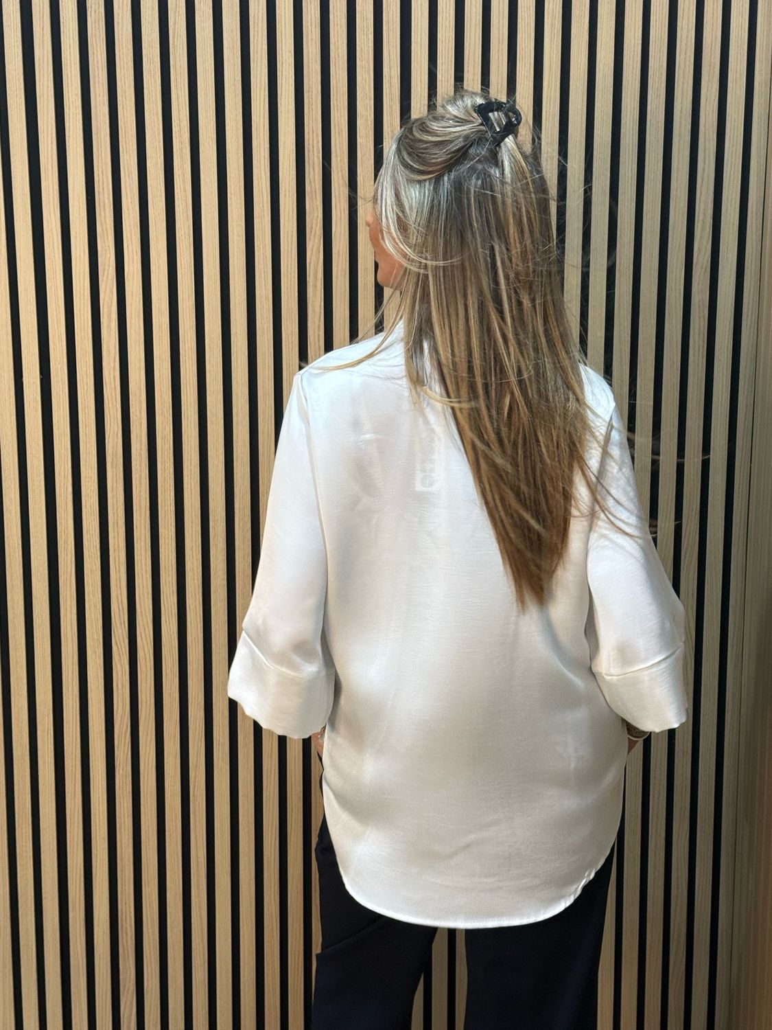 Chic V-neck Top - White