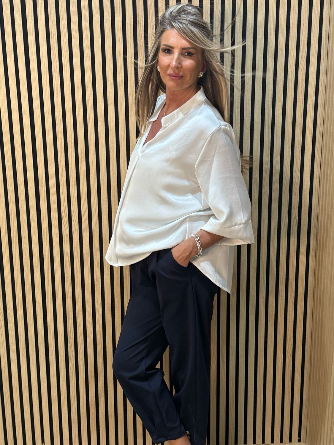 Chic V-neck Top - White