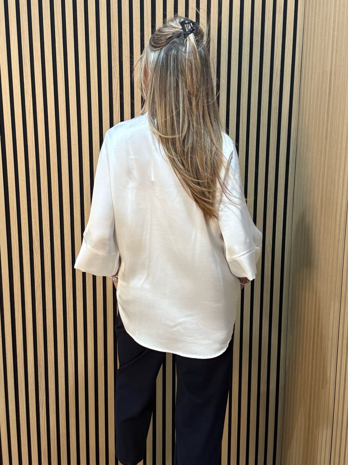 Chic V-neck Top - White