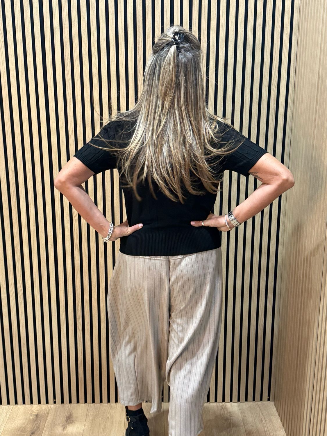 Short Sleeve Cable Knot Top - Black