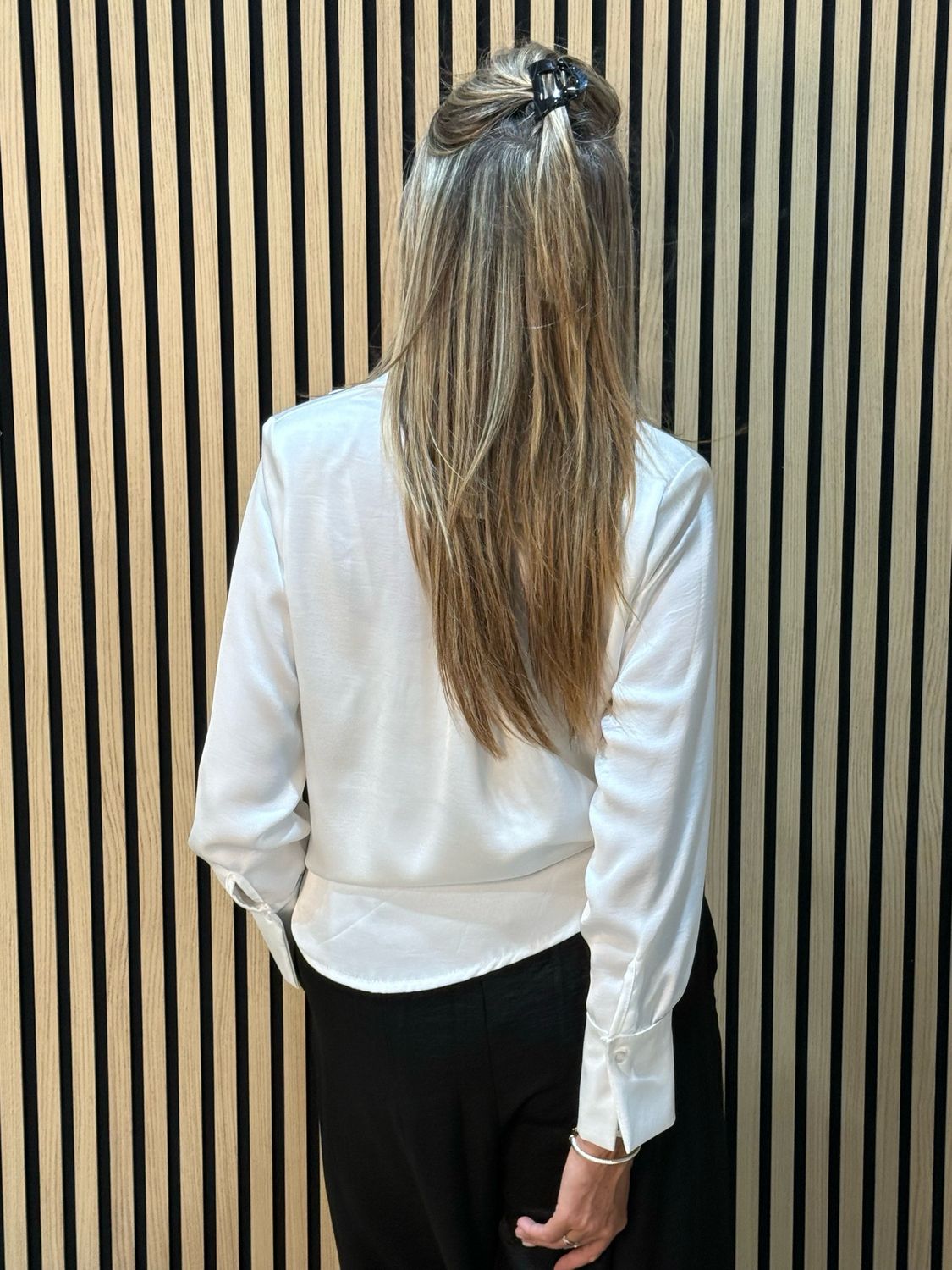 Elastic Hem Button Shirt - White