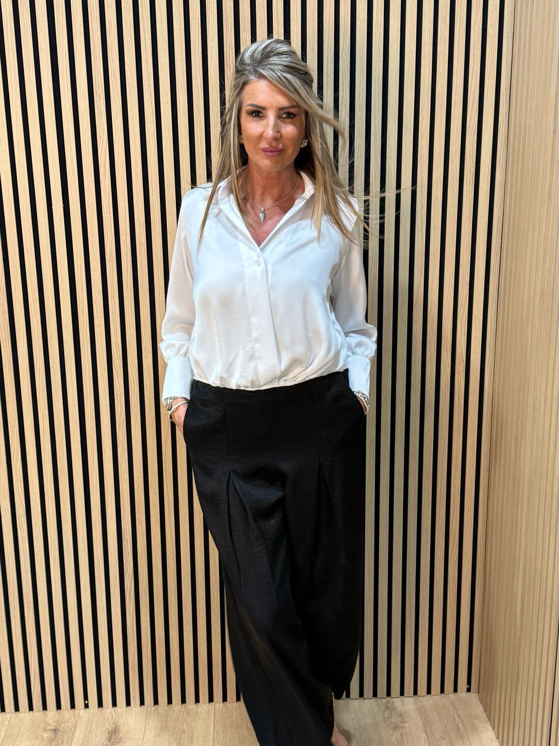 Elastic Hem Button Shirt - White