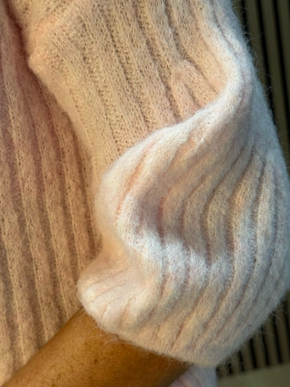 Ribbed Puff Sleeve Jumper - Pink